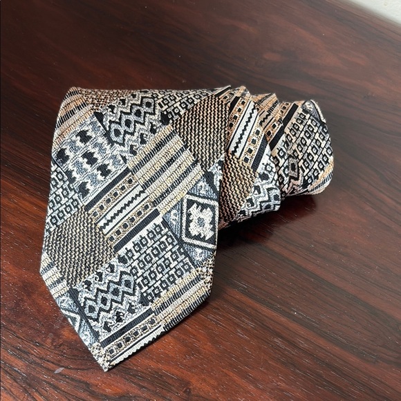Sophisticated Black and Gold Silk Tie - Picture 1 of 5